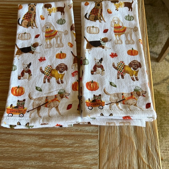 the humane society Other - Dog Print Fall Themed Towels NWOT
